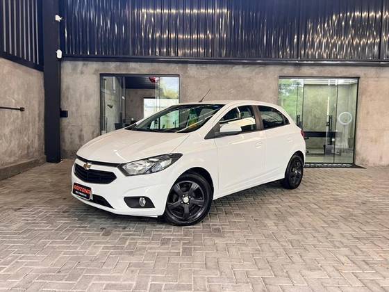 CHEVROLET ONIX 1.4 MPFI LT 8V FLEX 4P MANUAL CHEVROLET ONIX 1.4 MPFI LT 8V FLEX 4P MANUAL